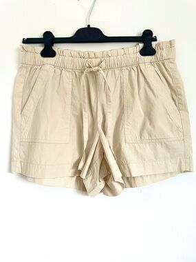 NWT LOFT Cargo Paperbag Waist Shorts in Khaki Cream Size M Mid-Rise Size M